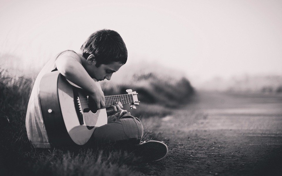 弾き語りが難しい！ギターを弾きながら歌えない人がやるべき５つの事